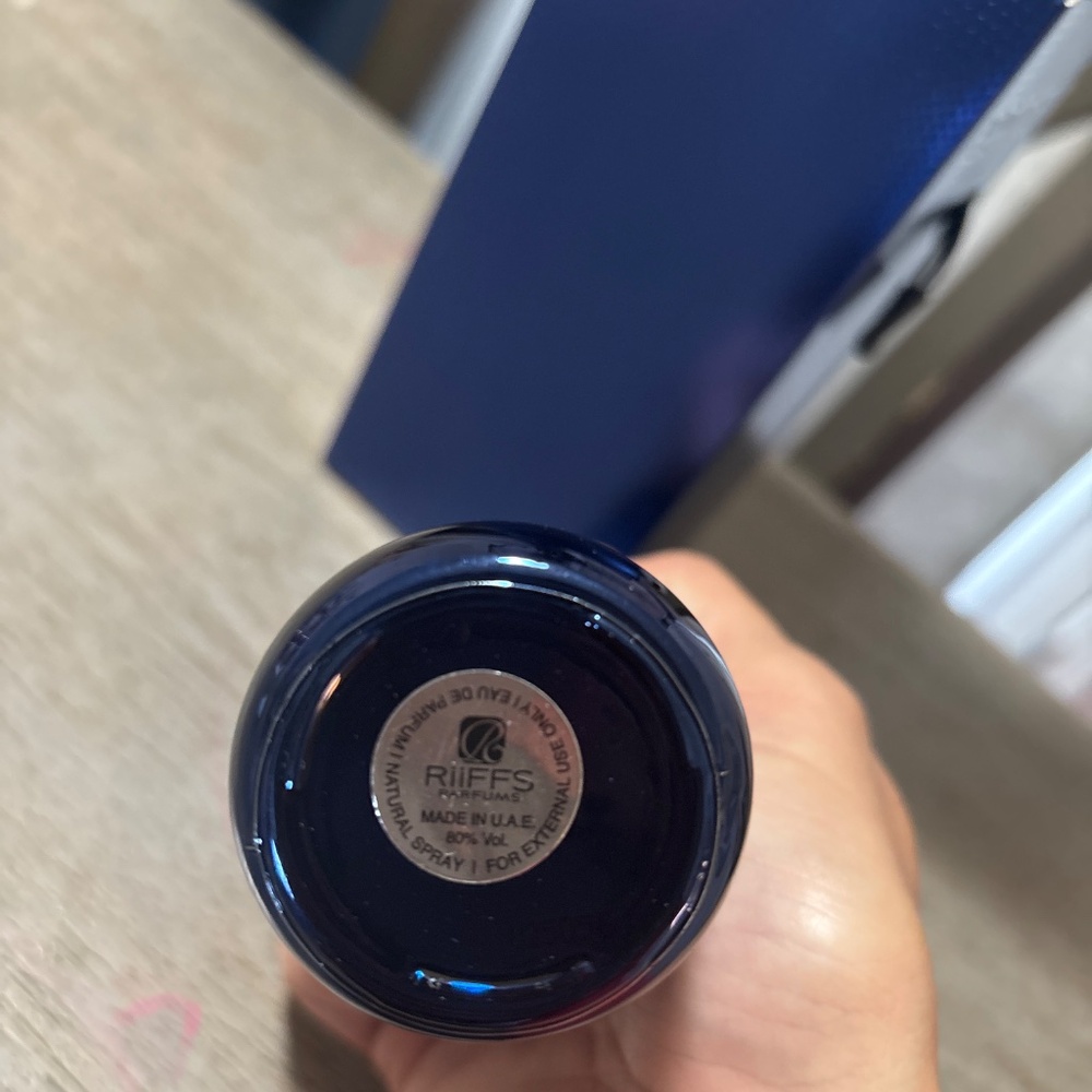 Prive Blue - Picture 2 of 3